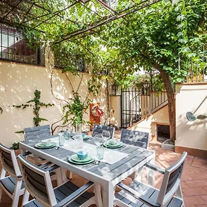 https://santa-reparata-apartment-with-patio-and-terrace.it-tuscanyhotel.com